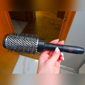 Np Group Round Brush